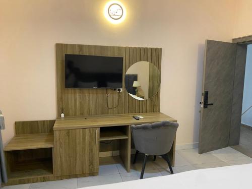 whatsapp_image_2025-03-03_at_12